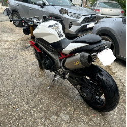 Triumph speed triple 1050 r