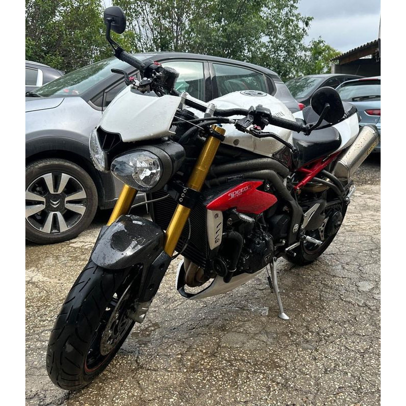 Triumph speed triple 1050 r